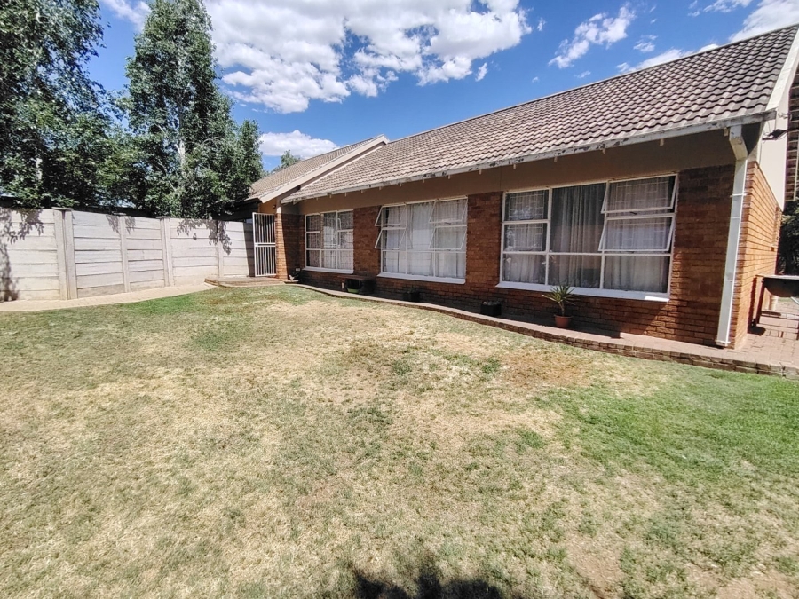 2 Bedroom Property for Sale in Pellissier Free State